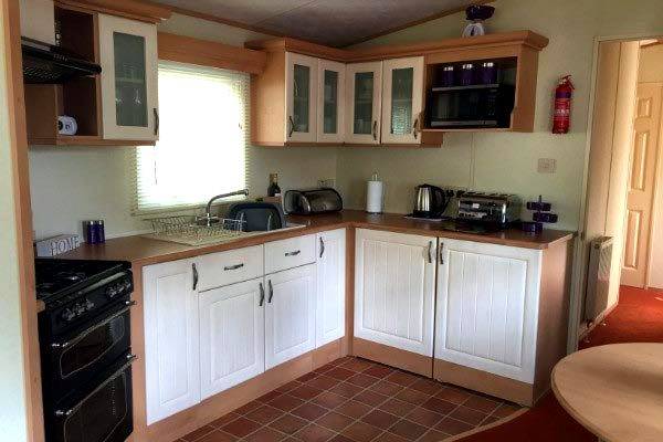 Photo 4 of caravan ref 1072