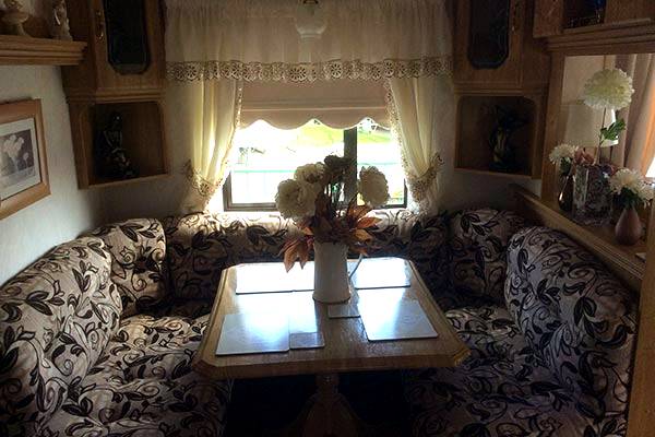 Photo 3 of caravan ref 1075