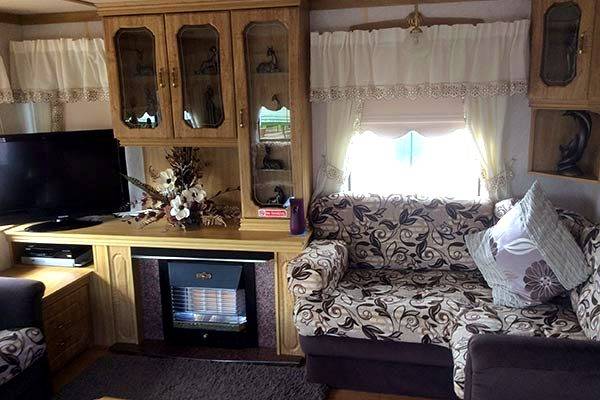 Photo 4 of caravan ref 1075