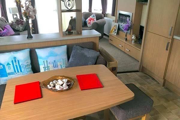 Caravan ref 1078 at Whitecliff Bay